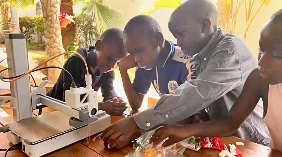 Kenya workshop with 3D printer